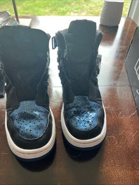 Nike Air Jordan 1 Nova XX Game Royal Women’s Size 5.5 Black and Blue Sparkle